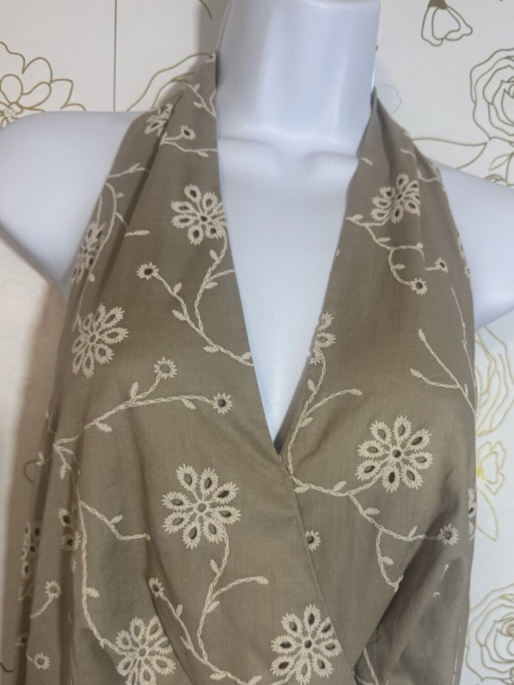 Joie Dress Size 8 Khaki Tan Floral Embroidered Eyelet Halter Wrap - Picture 5 of 9